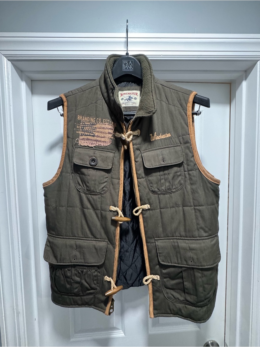 Men’s medium Winchester vest